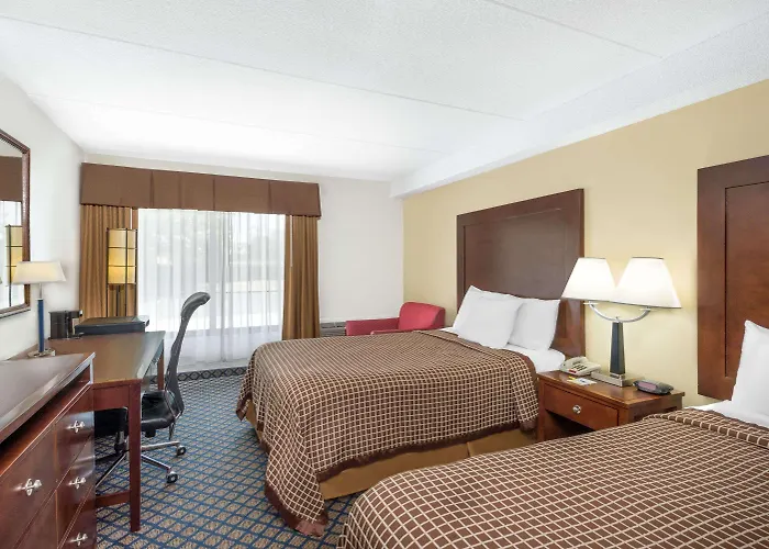 Top-Rated Hotels in Geneva, NY