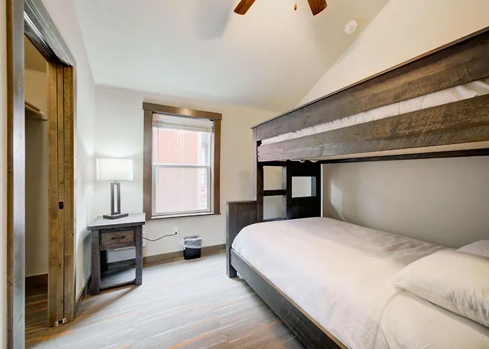 Best Hotels in Gardiner MT for Yellowstone Adventure